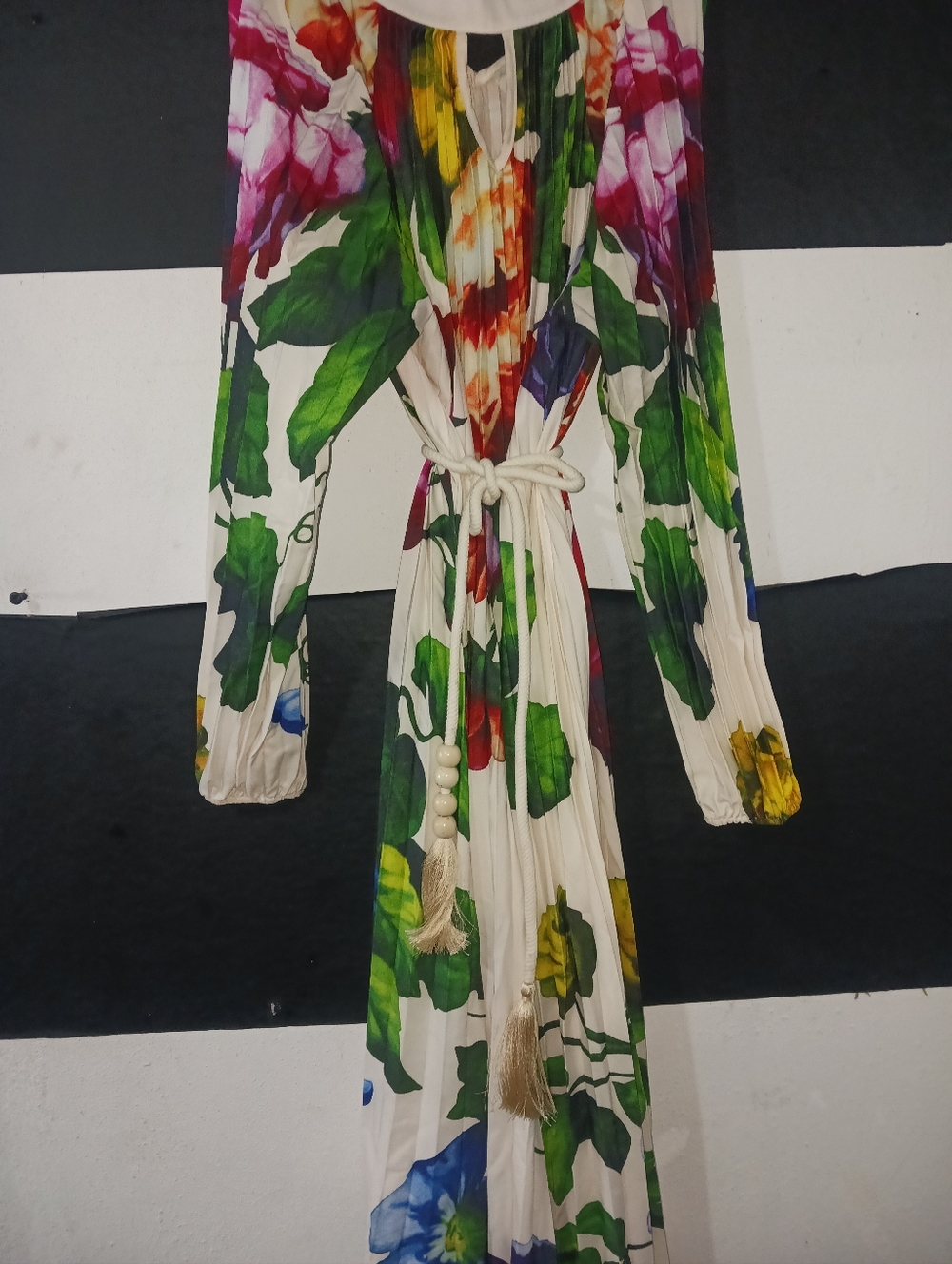 Women Colorful Flower Printed Belted Pleated Maxi Dress - Picture 8 of 10